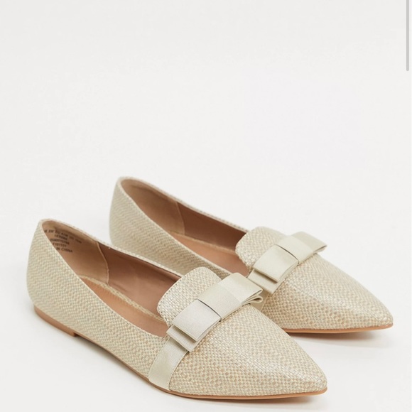 Brand New Never Worn Size 9 Wide Shoe - Picture 2 of 4